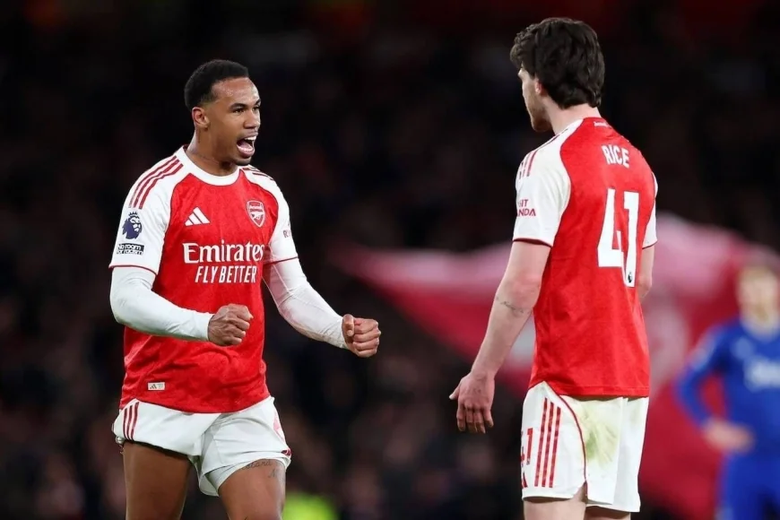 Arsenal attacking chance inside the box vs Everton at Emirates Stadium